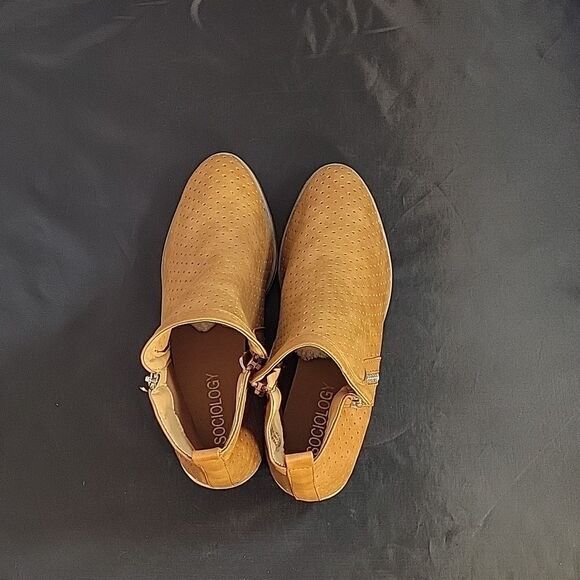 BRAND NEW SOCIOLOGY TWO-ZIP ROUND TOE SLIP-ON BOOTIES - Picture 7 of 13